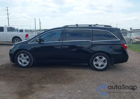 2013 Honda Odyssey Touring/Touring Elite from USA, damaged, VIN 5FNRL5H95DB086041